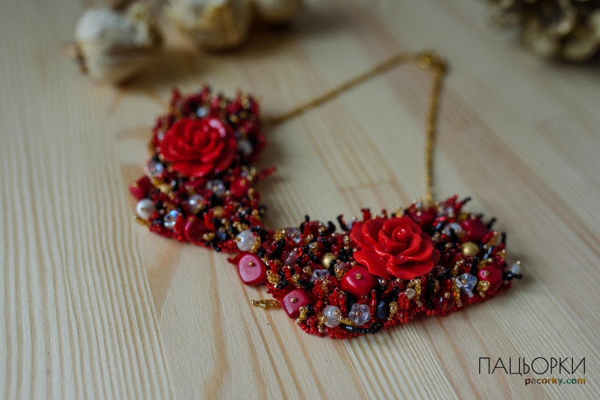 Комір із бісеру "Red Rose"