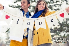 Підвіска для фотосесії "Love"