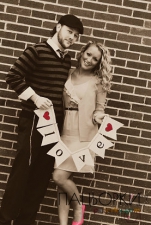 Підвіска для фотосесії "Love"