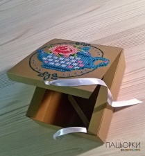 подарункова коробка