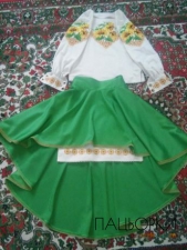 Оригінальний вишитий костюм-трійка