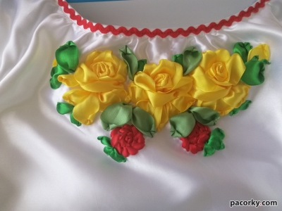 Вишита сорочка стрічками