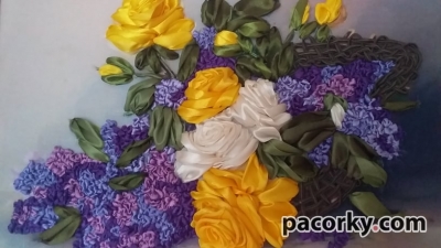 Картина вишита стрічками жовті троянди та бузок