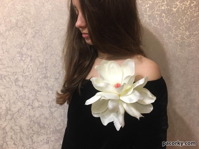 Брошка для весілля, прикраса на одяг