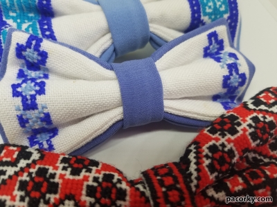 Вишитий метелик-галстук