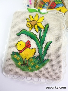 Вишитий великодній декор