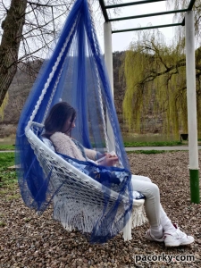 Садове крісло-гойдалка макраме