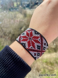 Браслет з бісеру