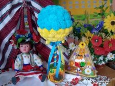 Дерево щастя в украинському стили