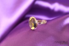 Перстень з фіалкою