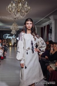 сукня чорним по білому