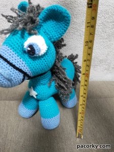 вязана крючком іграшка поні коник ручна робота