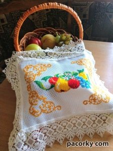 Вишитий рушничок на Спаса