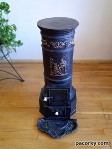 Чавунна пічка з підставкою заводу графа Шенборна "Негоціанти" h900mm інтр'єрна