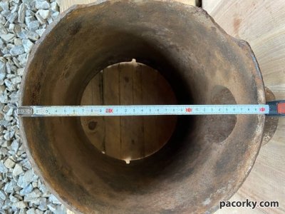 Кільце австроугорсьокї чавунної пічки з вихідною трубою