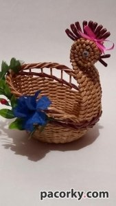Кошик-курочка з паперової лози.