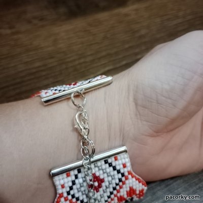 Широкий браслет з традиційним українським візерунком
