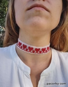 Чокер з сердечками
