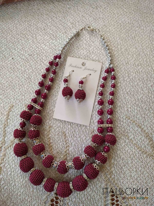 В'язане намисто з сережками