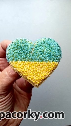 Брошки вишиті бісером: "Украина в сердце  ", "Помада", "Слон", "Ангел" 