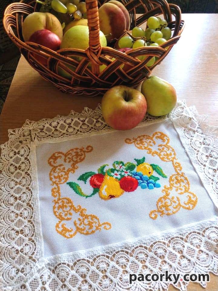 Вишитий рушничок на Спаса